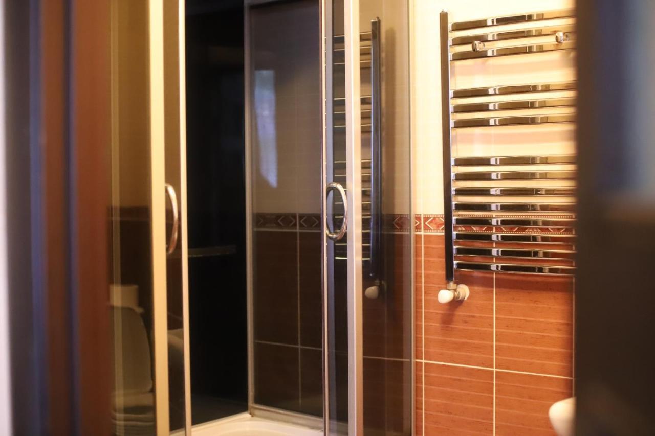 Orlyne Gnizdo Hotel Чернивци Екстериор снимка