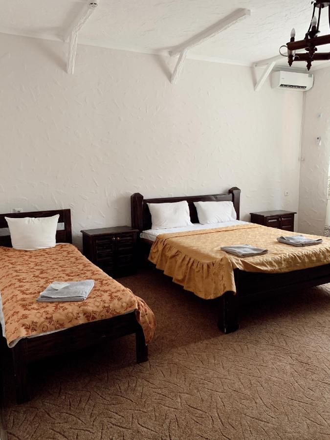 Orlyne Gnizdo Hotel Чернивци Екстериор снимка