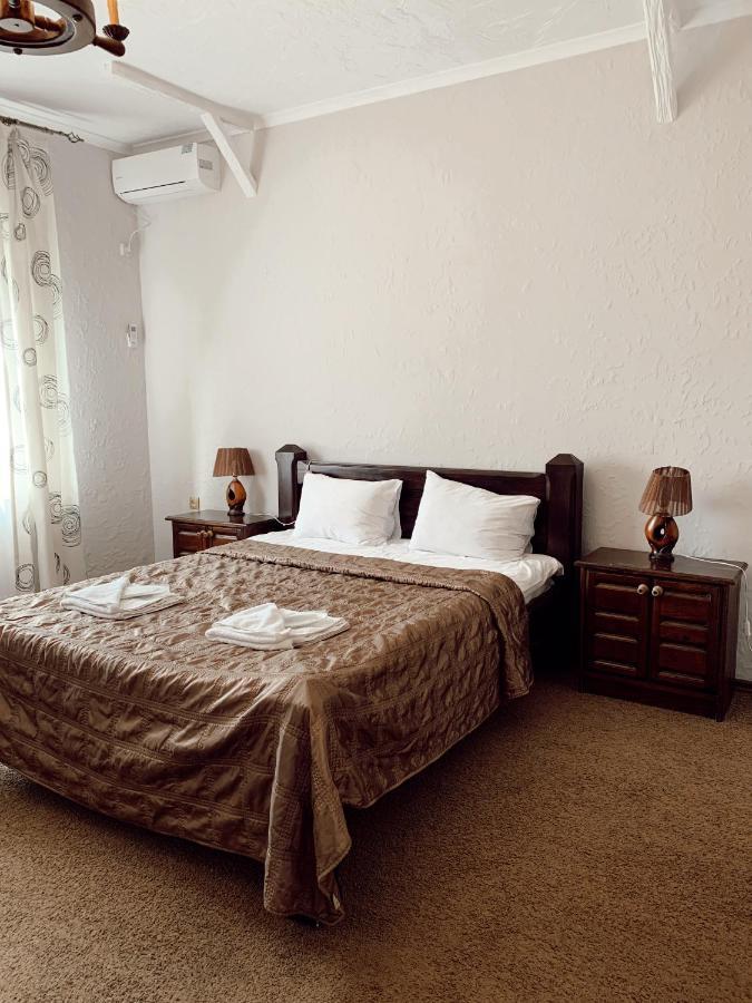Orlyne Gnizdo Hotel Чернивци Екстериор снимка
