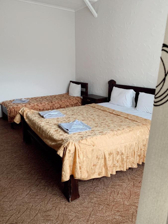 Orlyne Gnizdo Hotel Чернивци Екстериор снимка