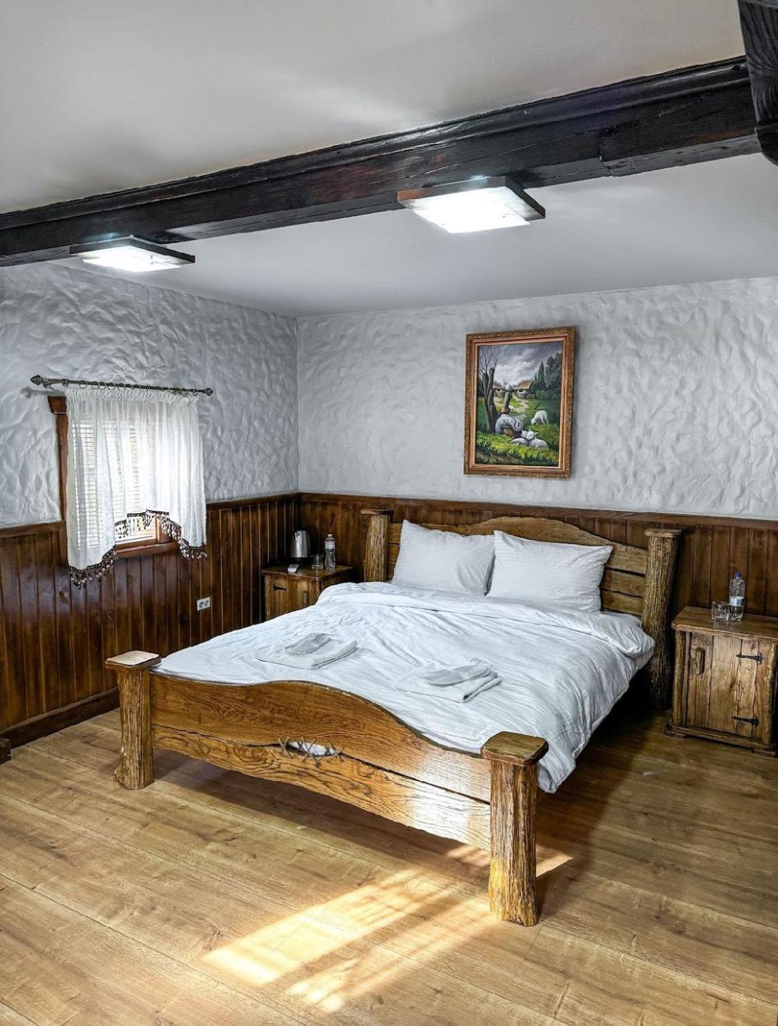 Orlyne Gnizdo Hotel Чернивци Стая снимка